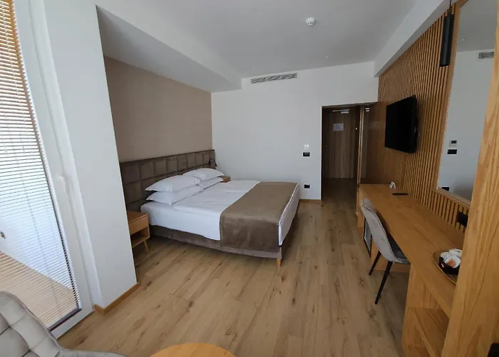 Sibb Tirana